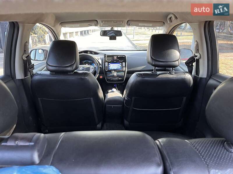 Хэтчбек Nissan Leaf 2014 в Днепре