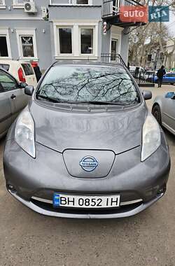 Хэтчбек Nissan Leaf 2015 в Одессе