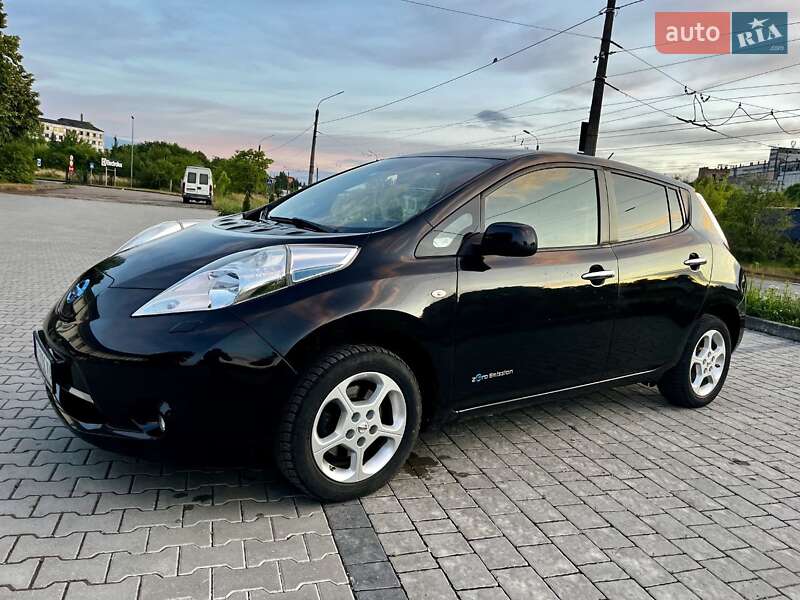 Хэтчбек Nissan Leaf 2015 в Ивано-Франковске