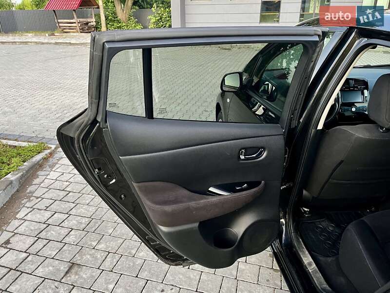 Хэтчбек Nissan Leaf 2015 в Ивано-Франковске