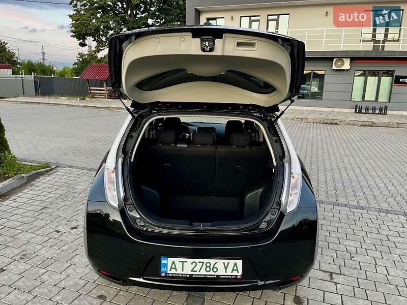 Хэтчбек Nissan Leaf 2015 в Ивано-Франковске