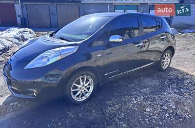 Хэтчбек Nissan Leaf 2013 в Переяславе