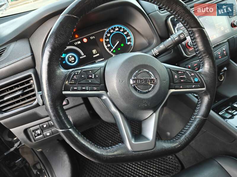 Хетчбек Nissan Leaf 2018 в Мостиській