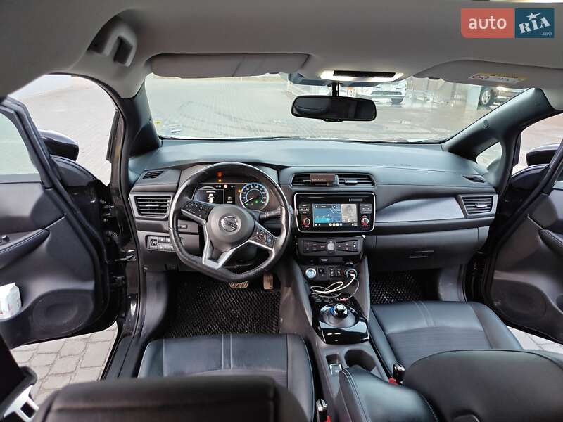 Хетчбек Nissan Leaf 2018 в Мостиській