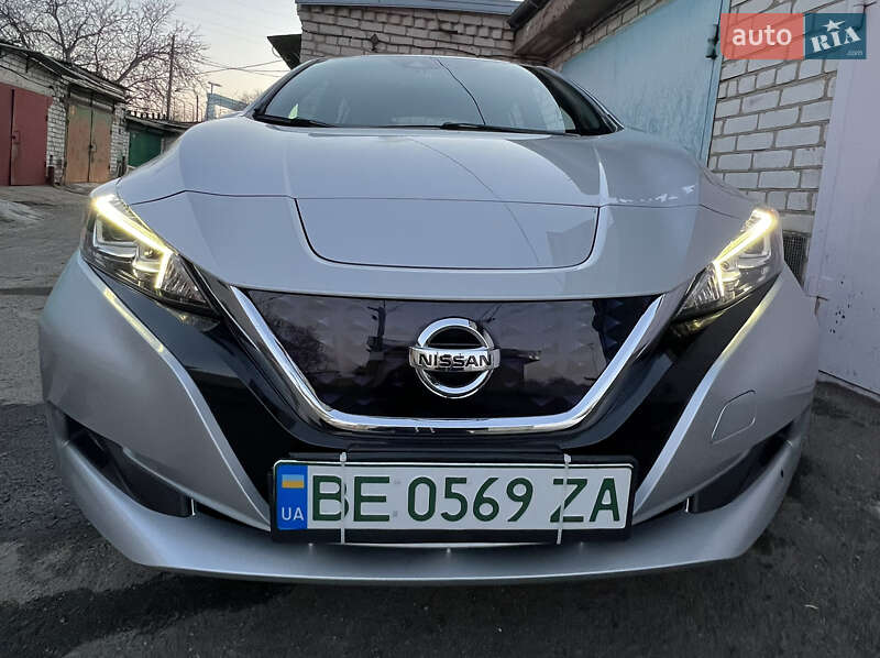 Хэтчбек Nissan Leaf 2018 в Николаеве