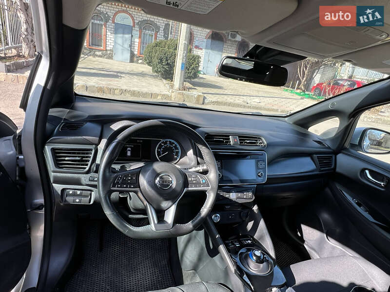 Хэтчбек Nissan Leaf 2018 в Николаеве