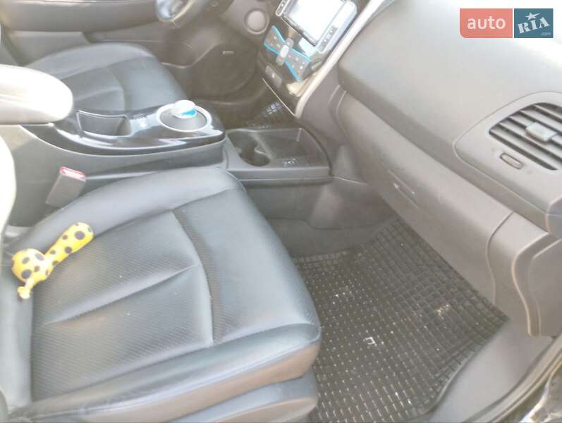 Хетчбек Nissan Leaf 2014 в Києві