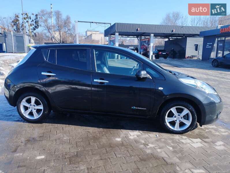 Хетчбек Nissan Leaf 2014 в Києві