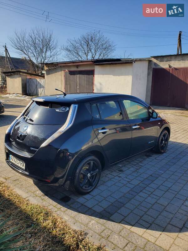 Хетчбек Nissan Leaf 2015 в Добротворі