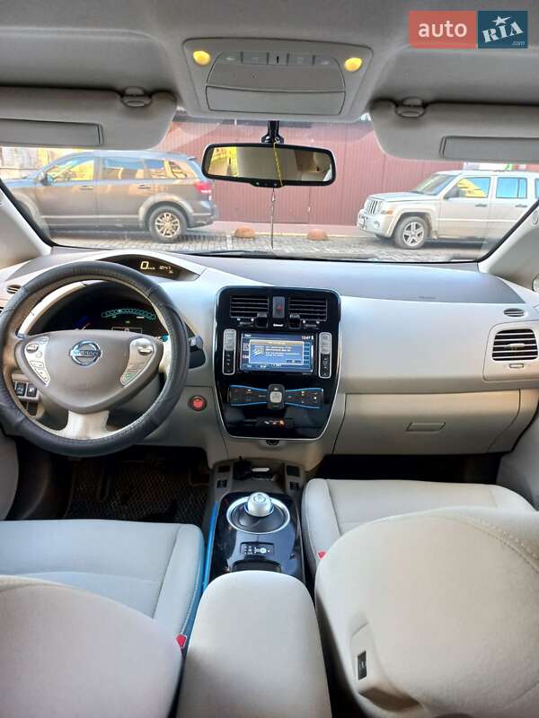 Хэтчбек Nissan Leaf 2015 в Тернополе