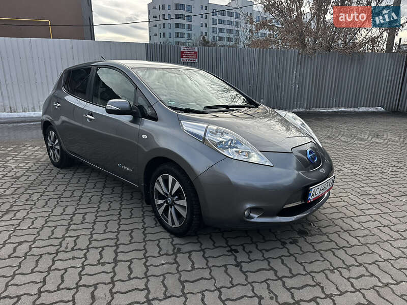 Хэтчбек Nissan Leaf 2013 в Луцке