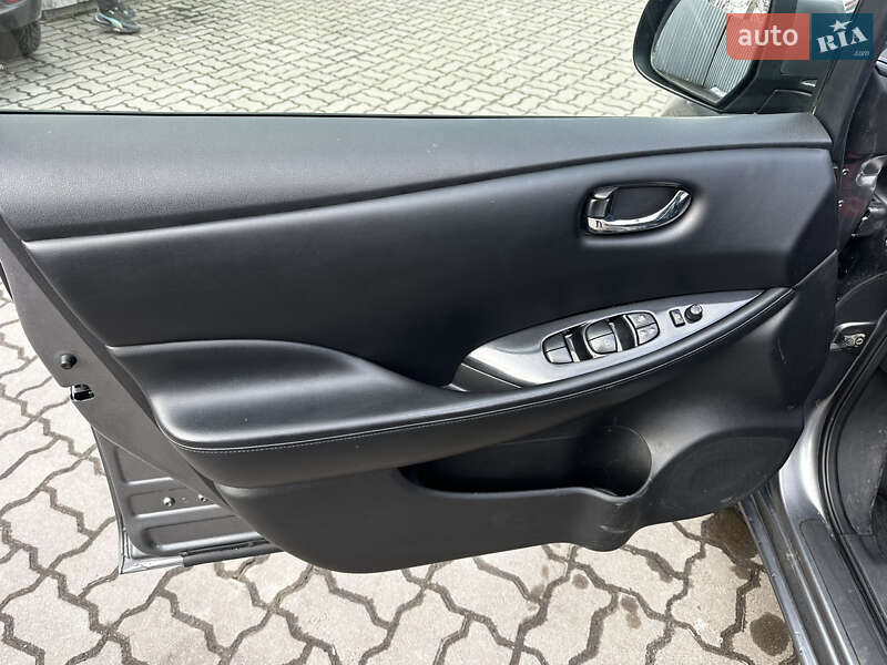 Хэтчбек Nissan Leaf 2013 в Луцке
