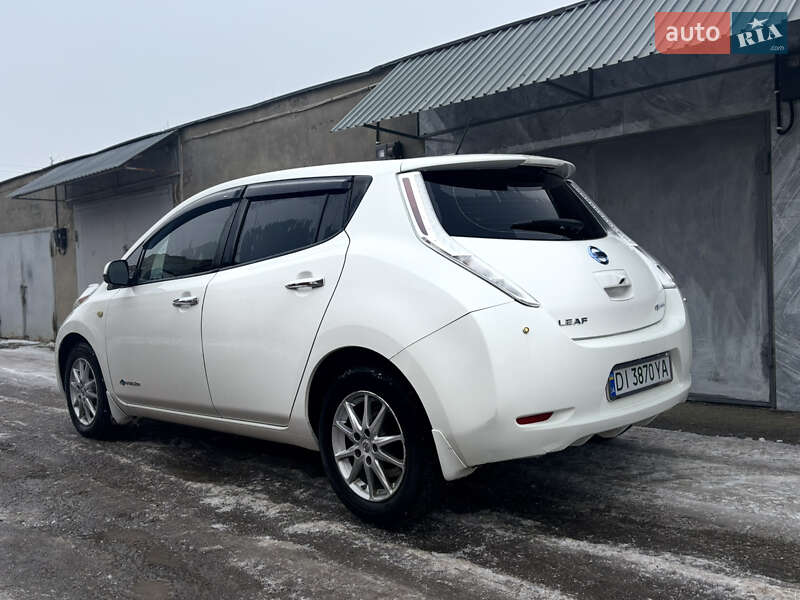 Хэтчбек Nissan Leaf 2015 в Каменец-Подольском