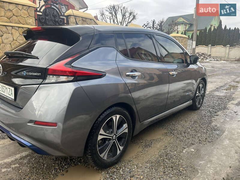 Хетчбек Nissan Leaf 2018 в Чернівцях