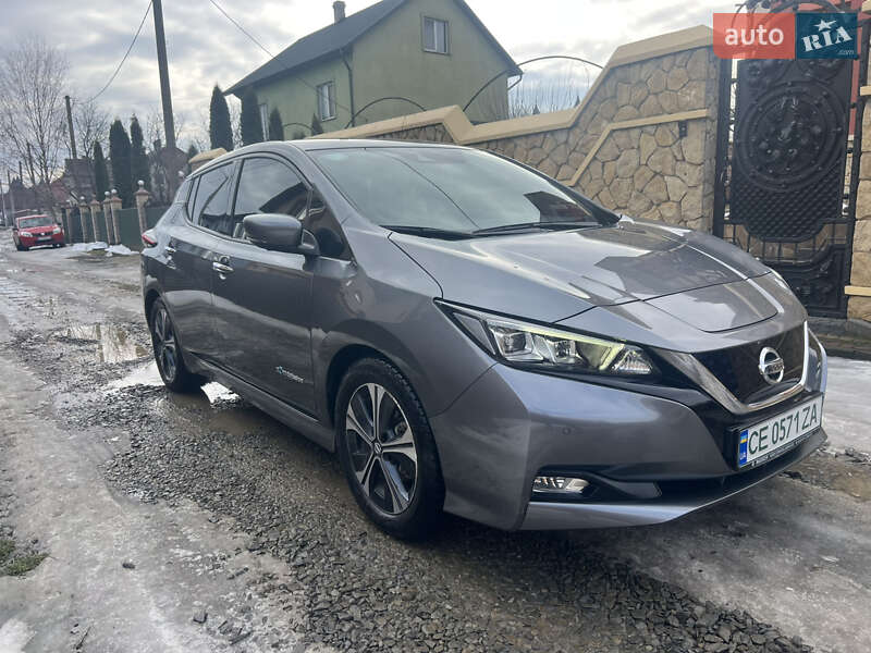 Хетчбек Nissan Leaf 2018 в Чернівцях