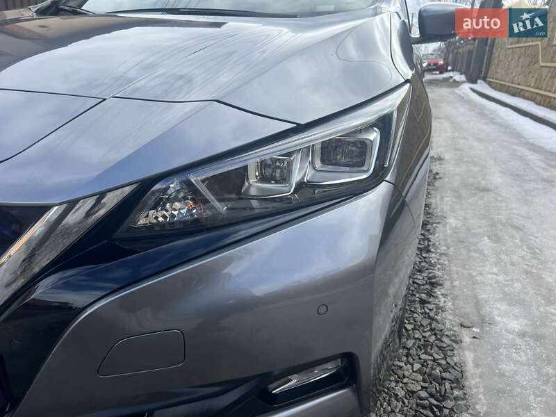 Хетчбек Nissan Leaf 2018 в Чернівцях