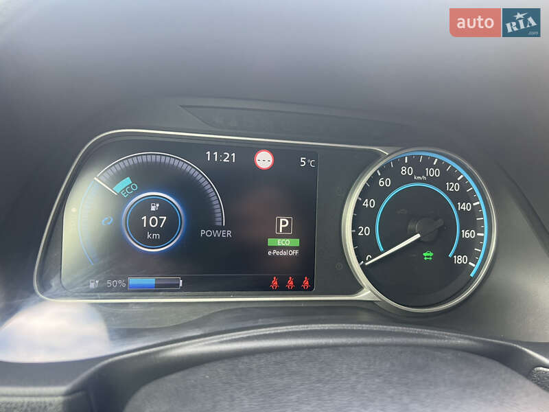 Хетчбек Nissan Leaf 2018 в Чернівцях