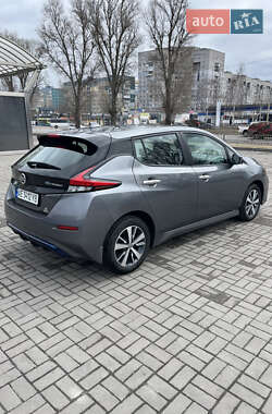 Хэтчбек Nissan Leaf 2021 в Днепре