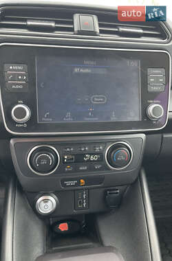 Хэтчбек Nissan Leaf 2021 в Днепре