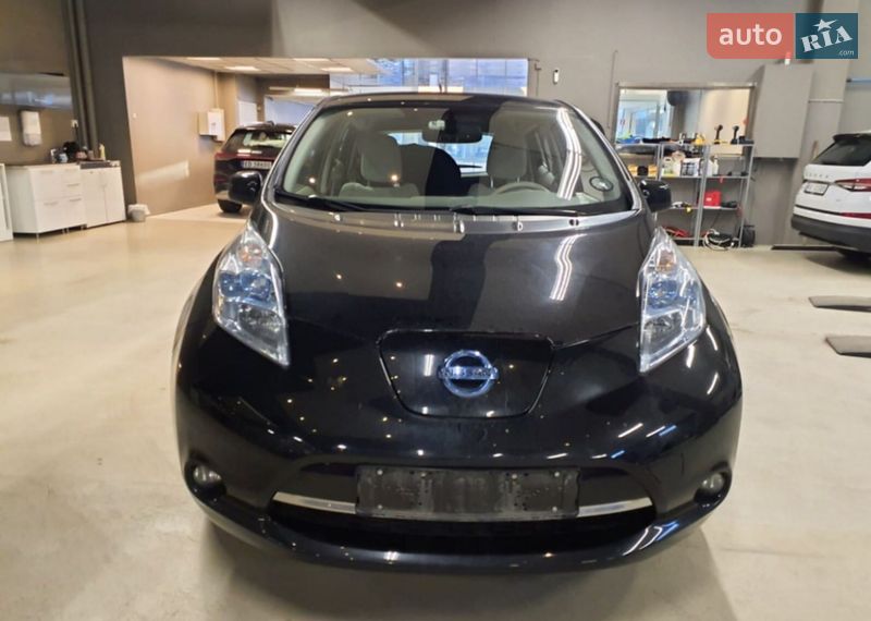 Хэтчбек Nissan Leaf 2012 в Львове