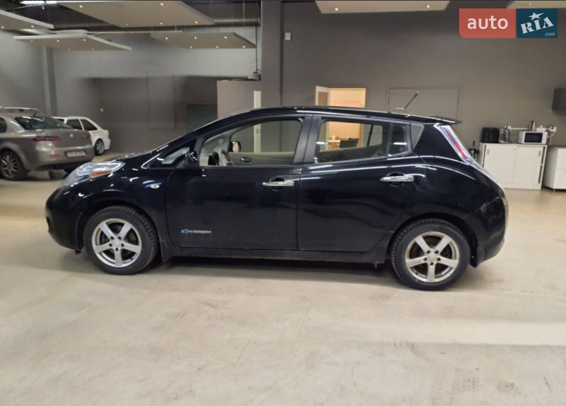 Хэтчбек Nissan Leaf 2012 в Львове