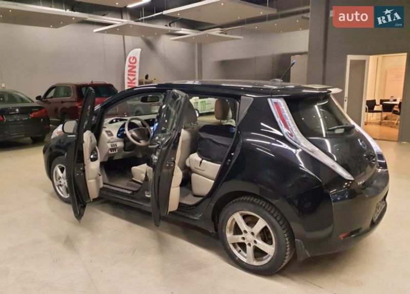 Хэтчбек Nissan Leaf 2012 в Львове