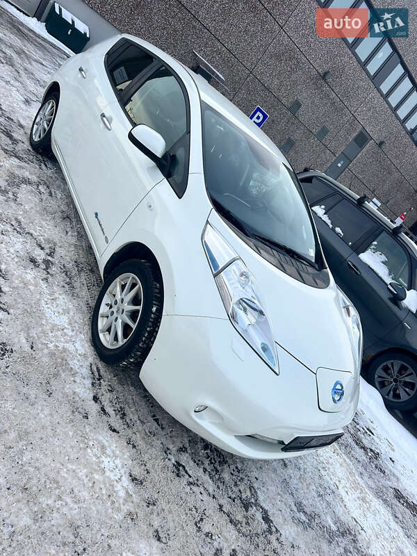Хетчбек Nissan Leaf 2016 в Ужгороді