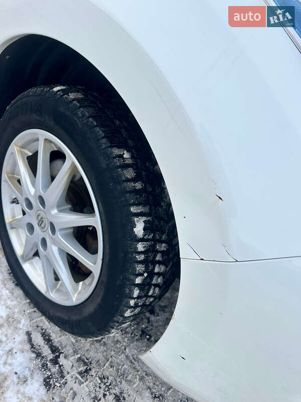 Хетчбек Nissan Leaf 2016 в Ужгороді