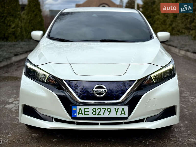 Хэтчбек Nissan Leaf 2021 в Каменском