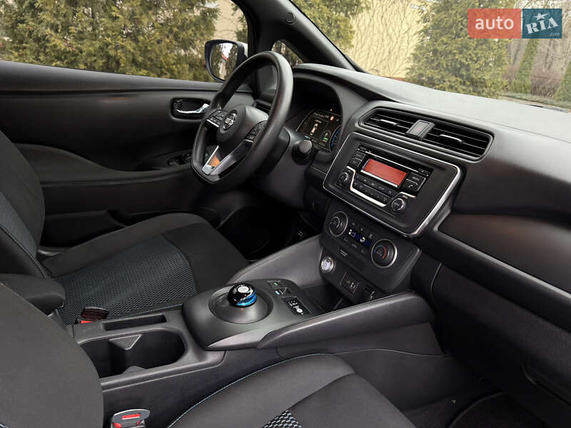 Хэтчбек Nissan Leaf 2021 в Каменском