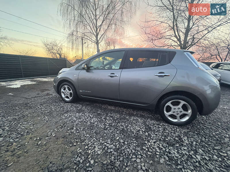 Хетчбек Nissan Leaf 2016 в Луцьку