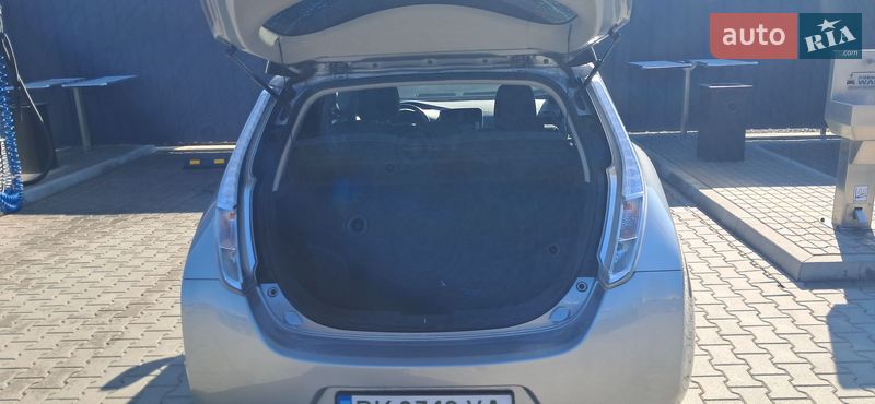 Хетчбек Nissan Leaf 2014 в Млиніві