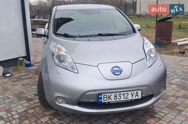 Хэтчбек Nissan Leaf 2014 в Млинове
