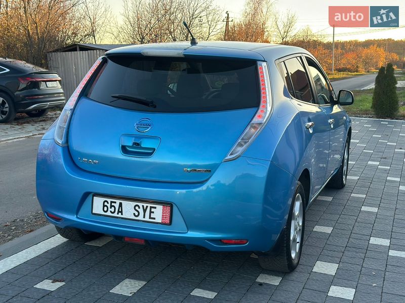 Хэтчбек Nissan Leaf 2011 в Ужгороде