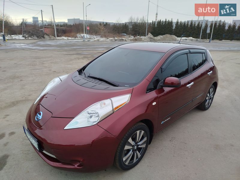 Хетчбек Nissan Leaf 2016 в Житомирі