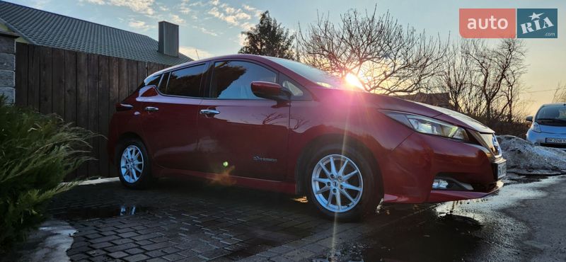 Хэтчбек Nissan Leaf 2018 в Ровно