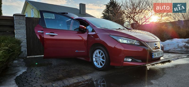 Хэтчбек Nissan Leaf 2018 в Ровно