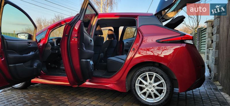 Хэтчбек Nissan Leaf 2018 в Ровно