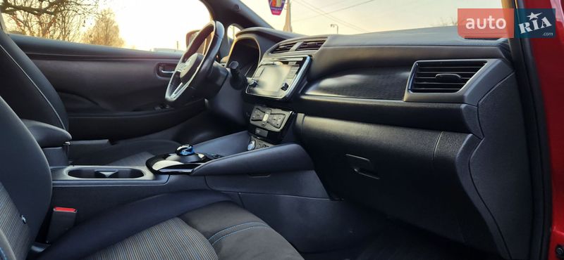 Хэтчбек Nissan Leaf 2018 в Ровно