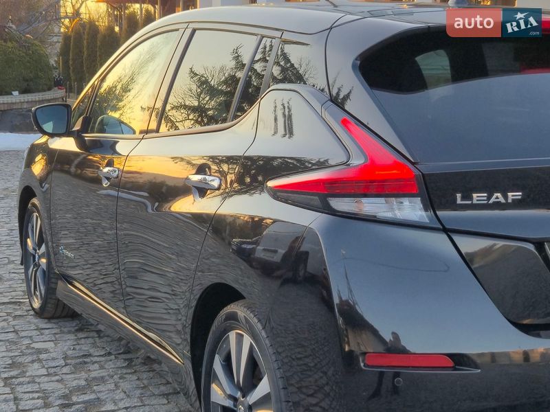 Хетчбек Nissan Leaf 2018 в Золочеві