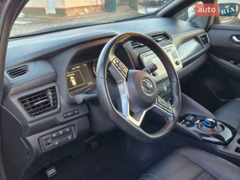 Хетчбек Nissan Leaf 2018 в Золочеві