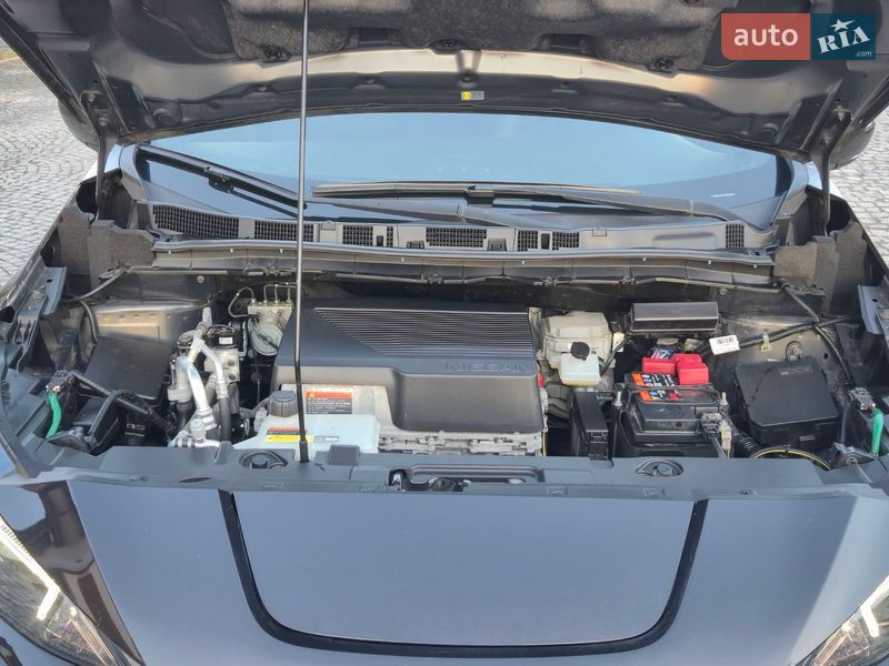 Хетчбек Nissan Leaf 2018 в Золочеві