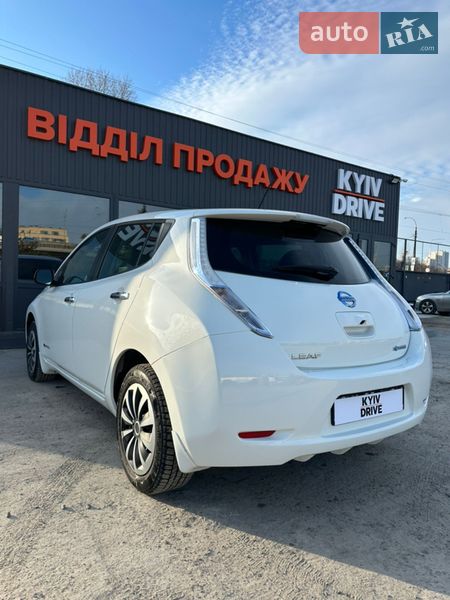 Хэтчбек Nissan Leaf 2016 в Киеве