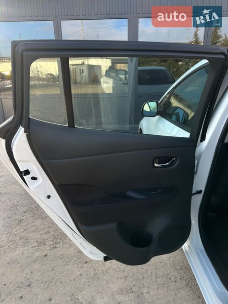 Хэтчбек Nissan Leaf 2016 в Киеве