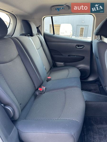 Хэтчбек Nissan Leaf 2016 в Киеве