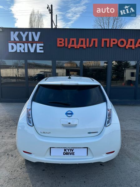 Хэтчбек Nissan Leaf 2016 в Киеве