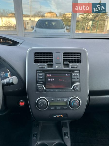 Хэтчбек Nissan Leaf 2016 в Киеве