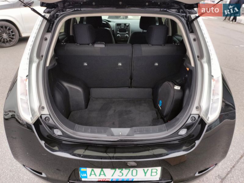 Хэтчбек Nissan Leaf 2016 в Киеве