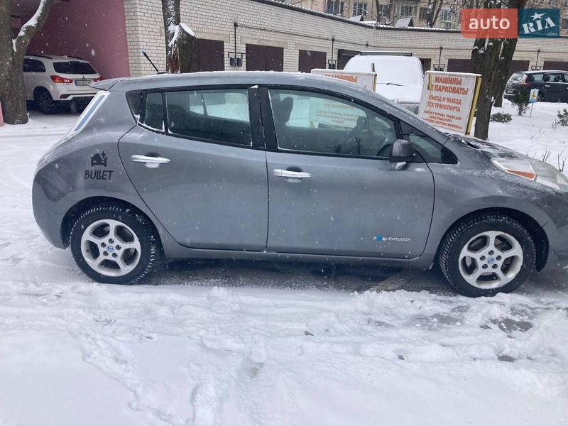 Хетчбек Nissan Leaf 2014 в Києві