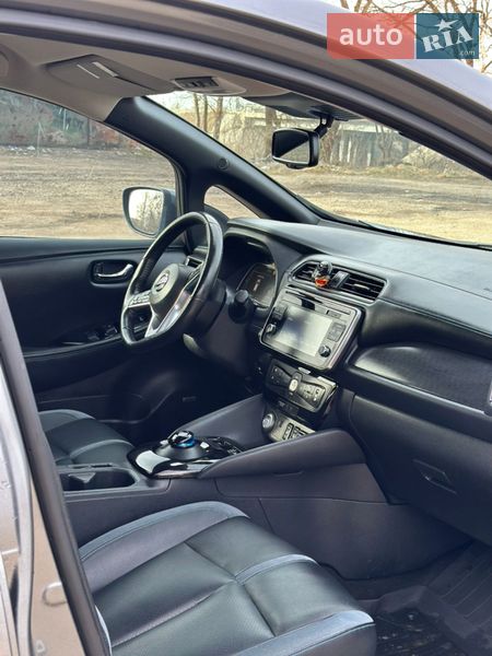 Хетчбек Nissan Leaf 2018 в Львові